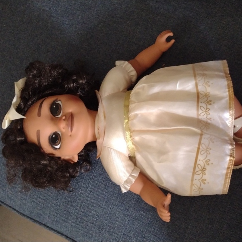 Disney Encanto Mirabel doll
